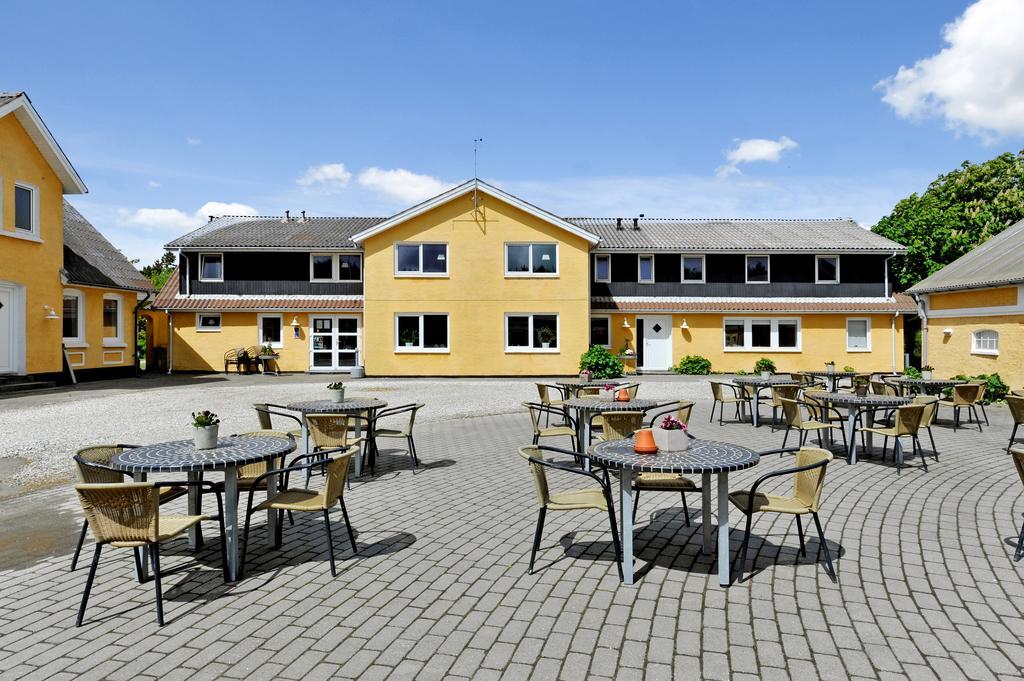 Lonstrup Strandhotel Exterior photo